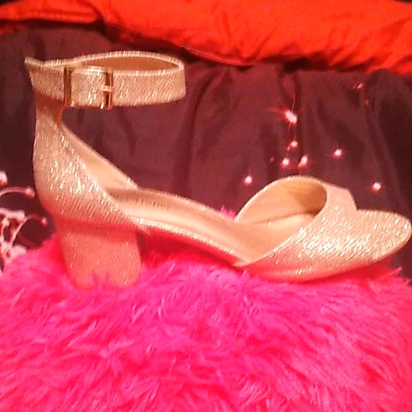 Sparkly gold heels - Picture 2 of 3